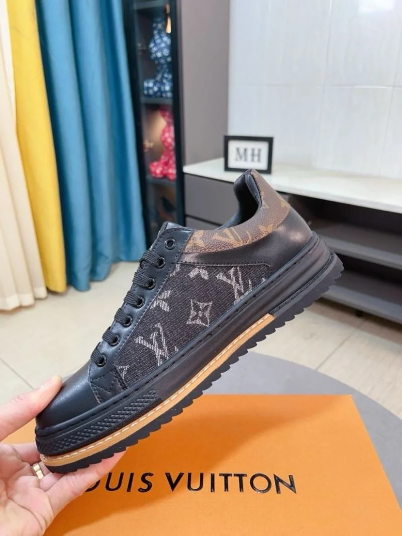Louis Vuitton Low Shoes ZipUp 32751