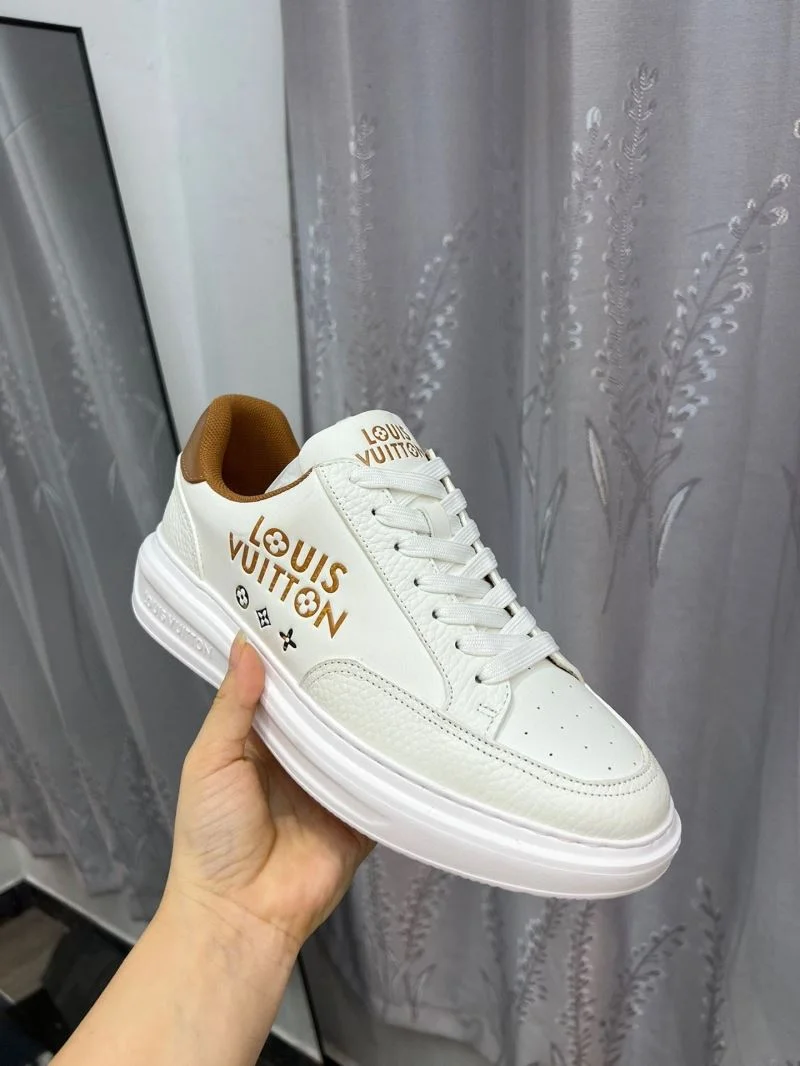 Seasonal Louis Vuitton Low Shoes 32770