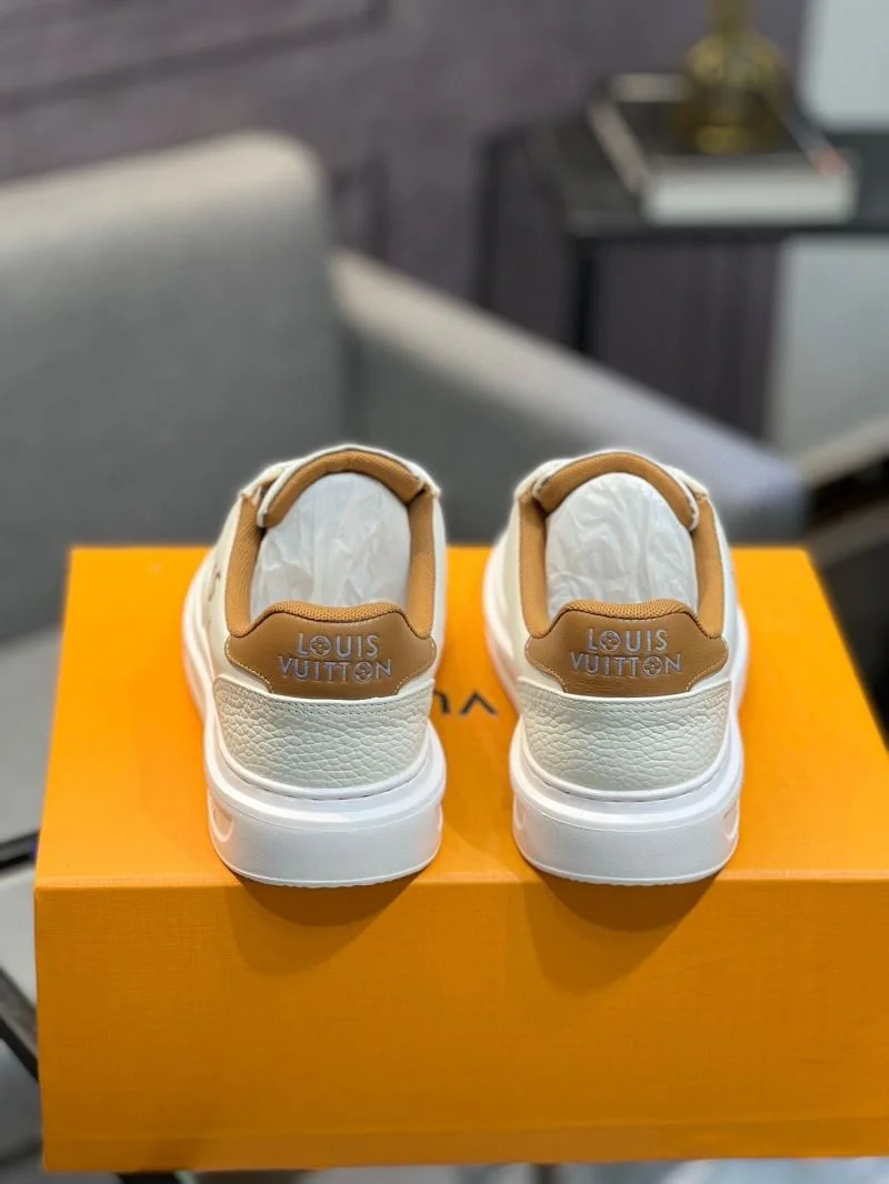 Seasonal Louis Vuitton Low Shoes 32770