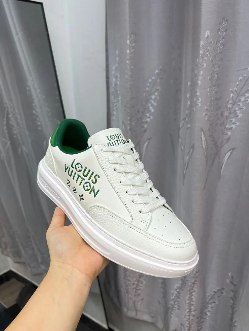 Louis Vuitton Low Shoes Sporty 32780