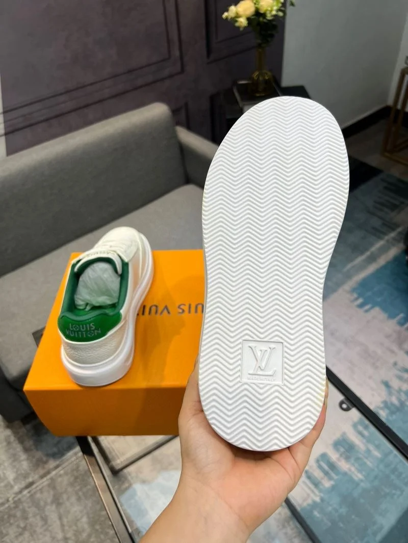 Louis Vuitton Low Shoes Sporty 32780