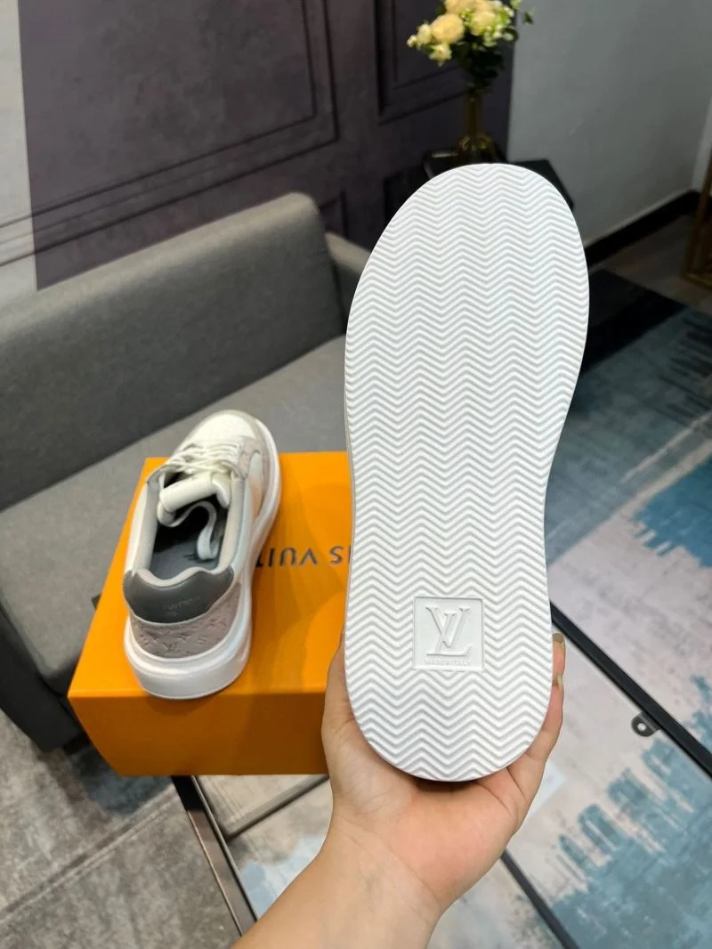 Minimalist Louis Vuitton Low Shoes 32754