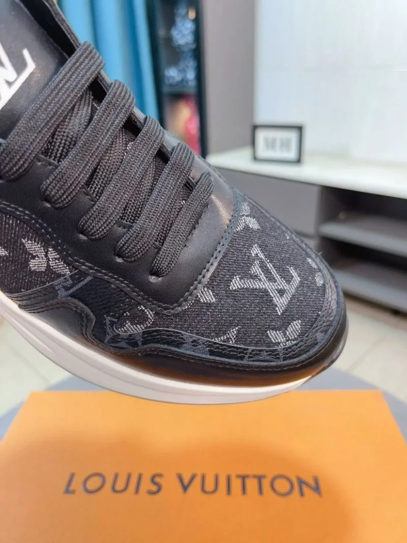 ComfortFit Louis Vuitton Low Shoes 32748