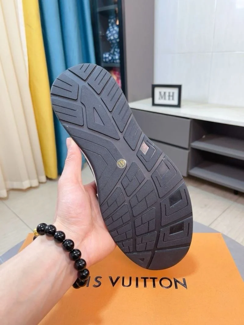 ComfortFit Louis Vuitton Low Shoes 32748