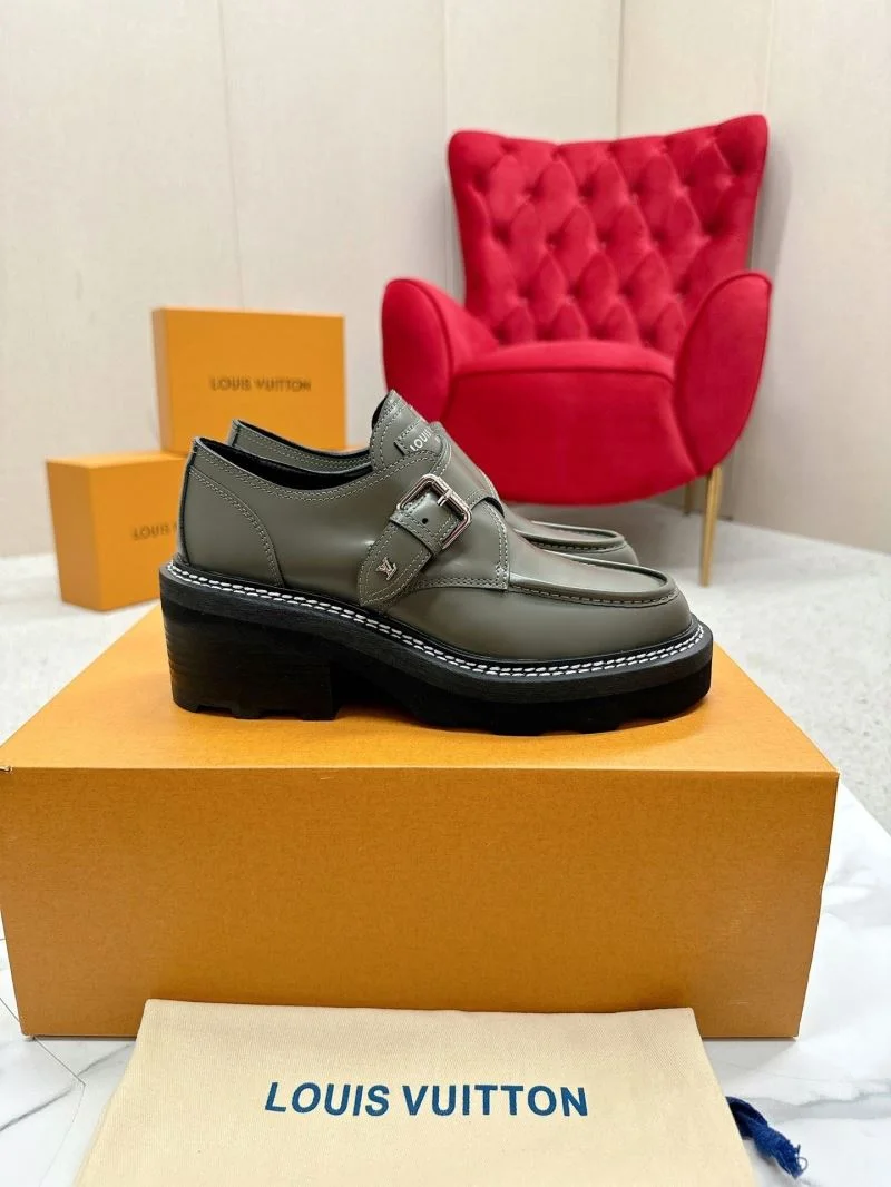 Louis Vuitton Low Shoes Tailored 33342