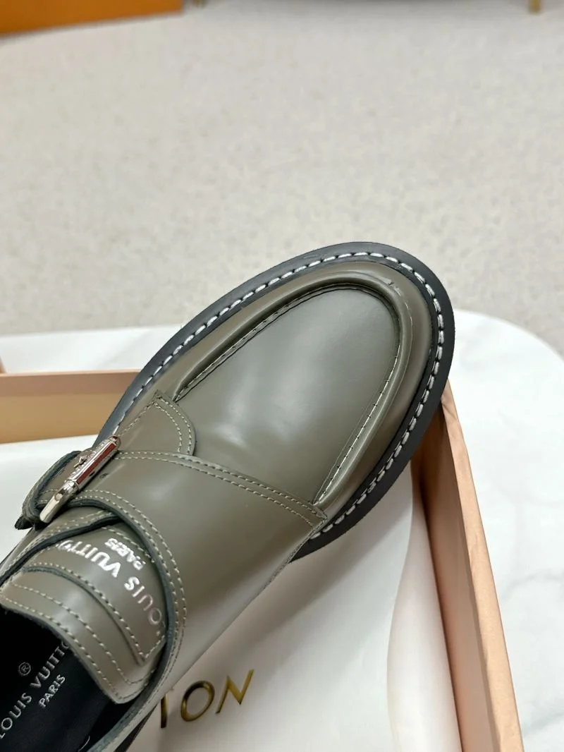 Louis Vuitton Low Shoes Tailored 33342