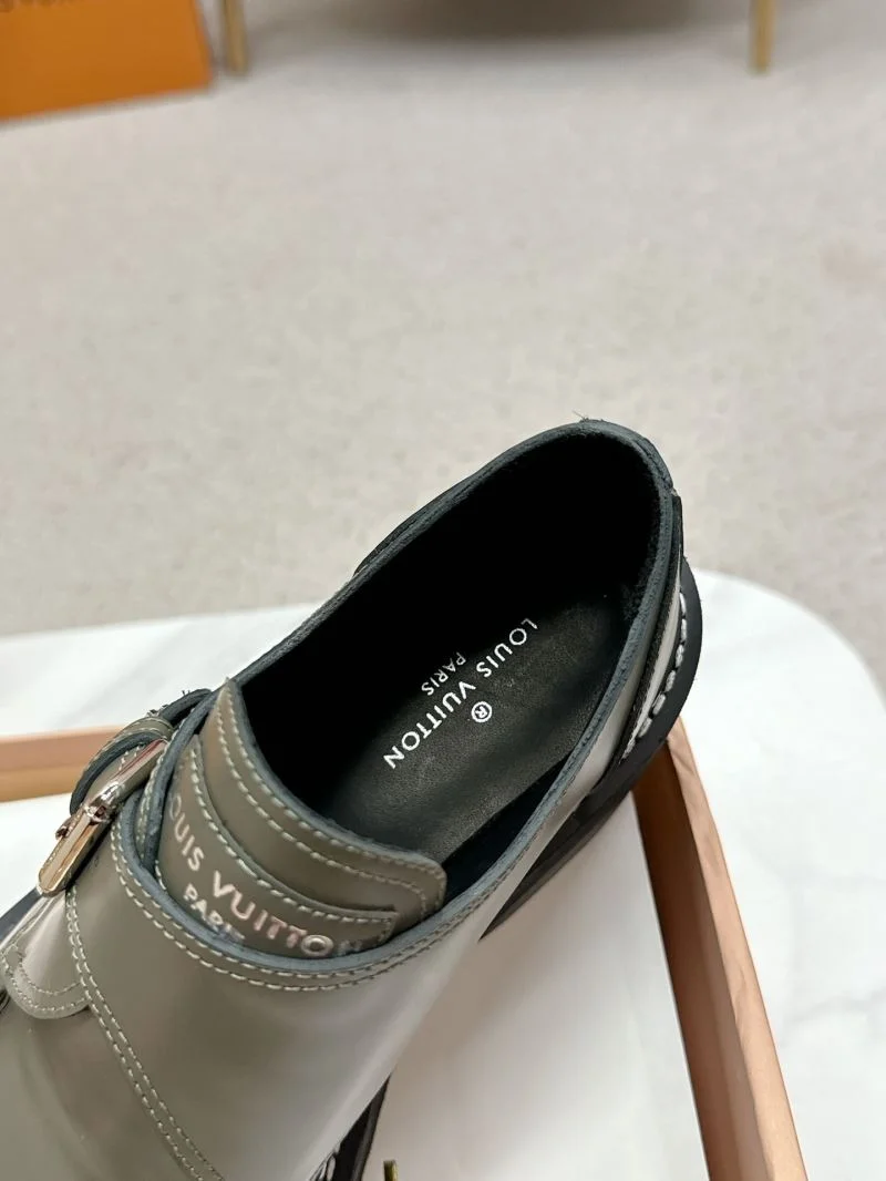 Louis Vuitton Low Shoes Tailored 33342