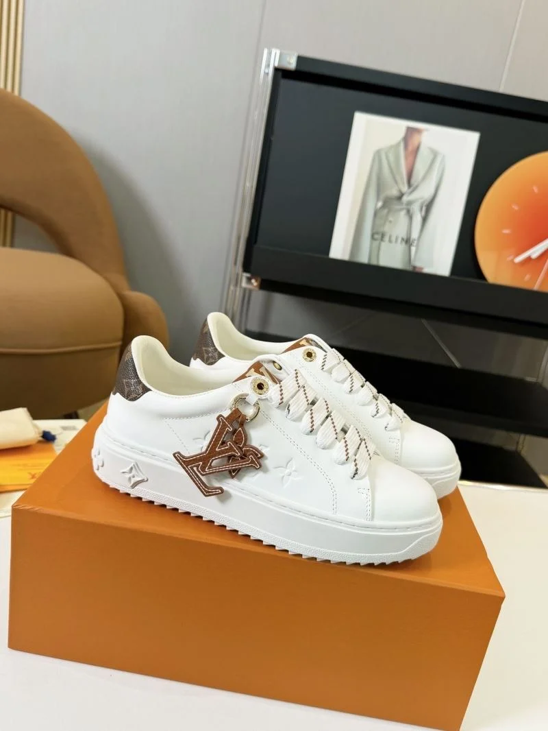 UrbanChic Louis Vuitton Low Shoes 33332