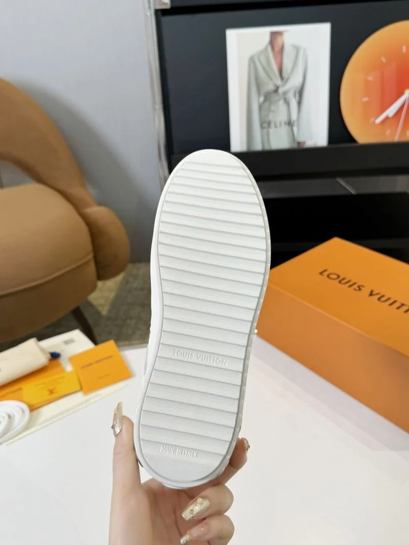 Contemporary Louis Vuitton Low Shoes 33341