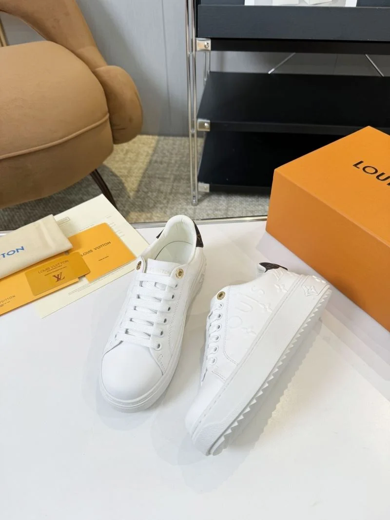 Louis Vuitton Low Shoes Refined 33338