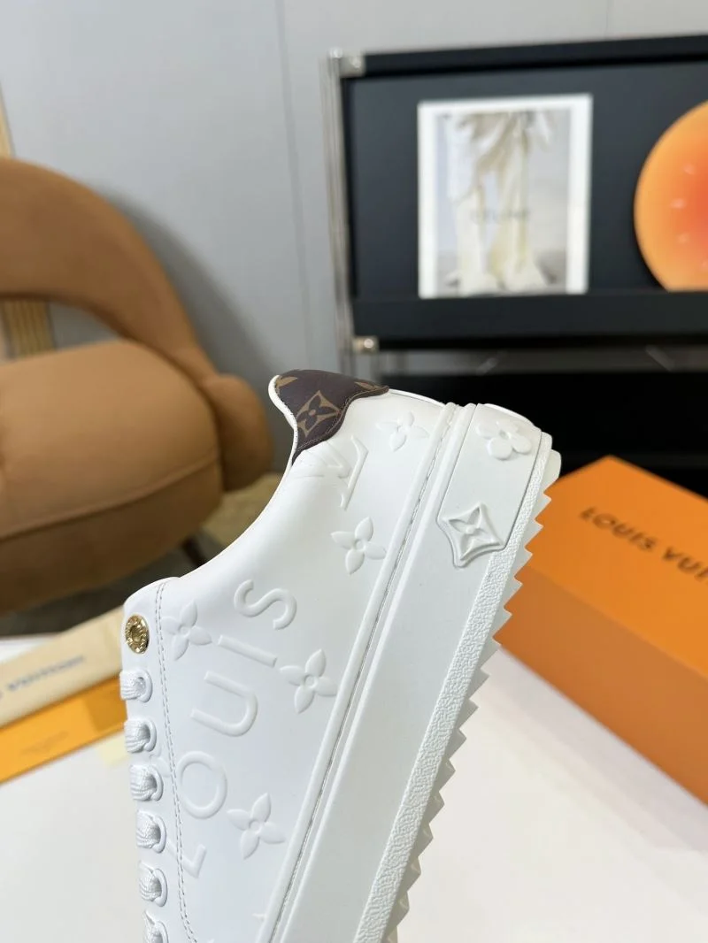 Louis Vuitton Low Shoes Refined 33338