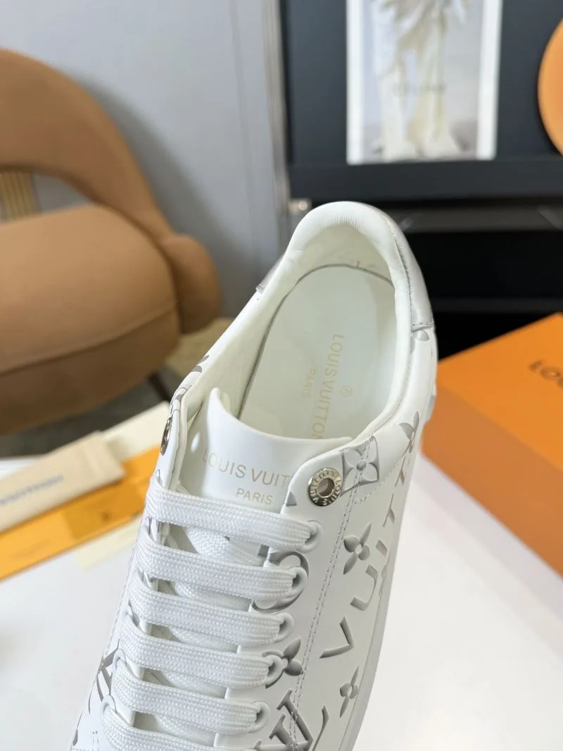 Stretchable Louis Vuitton Low Shoes 33326