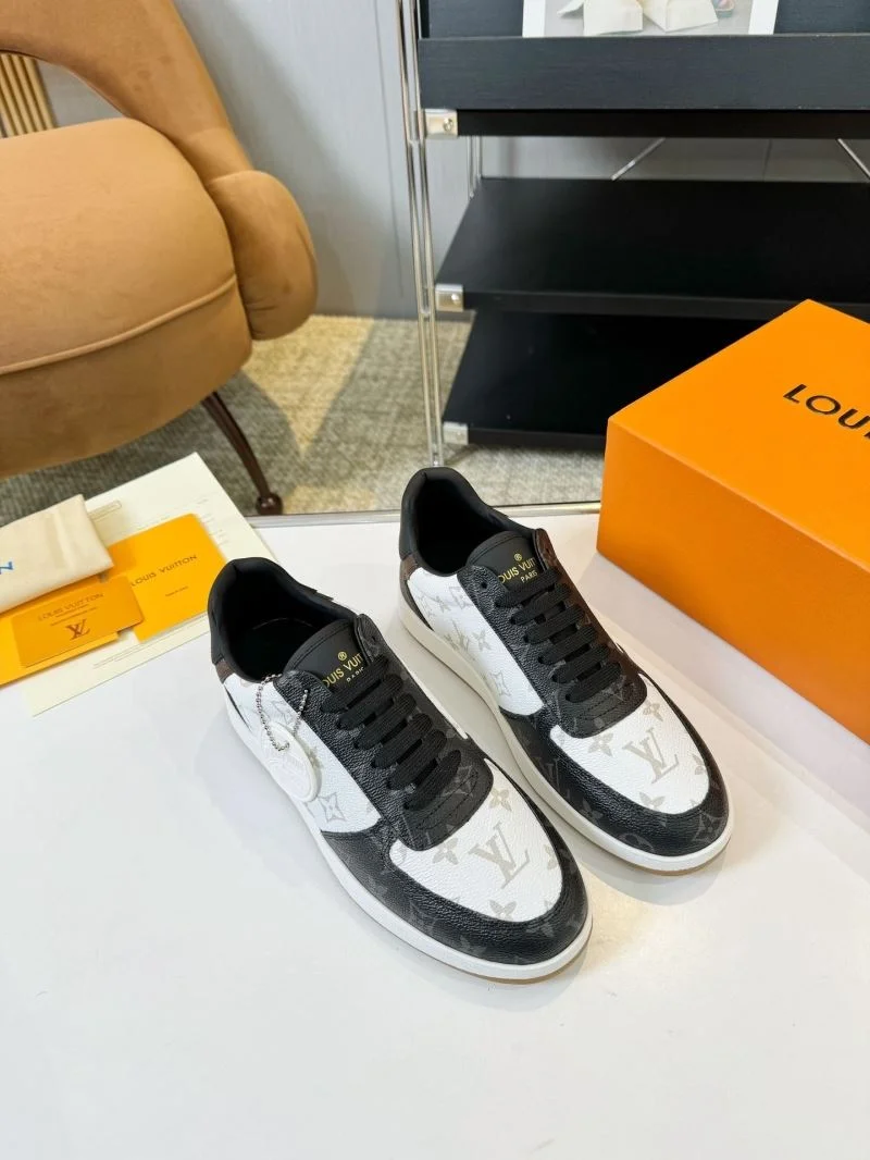 Louis Vuitton Low Shoes Stylish 33325