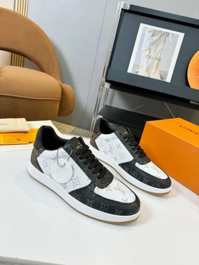 Louis Vuitton Low Shoes Stylish 33325