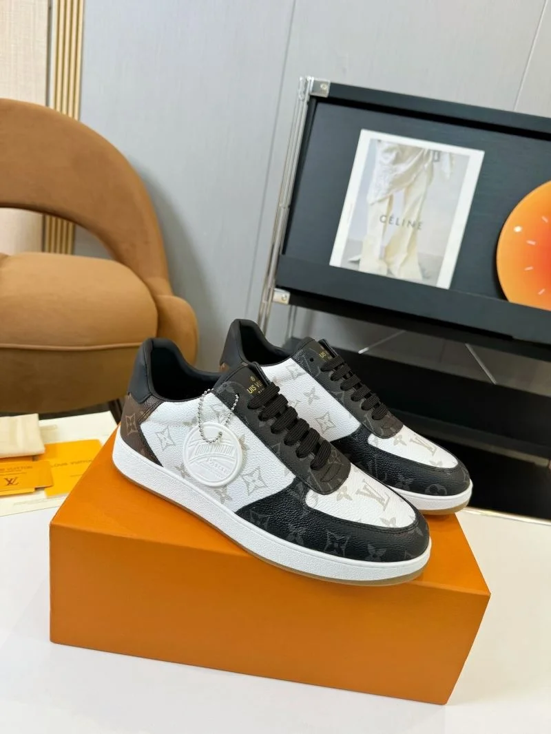 Louis Vuitton Low Shoes Stylish 33325