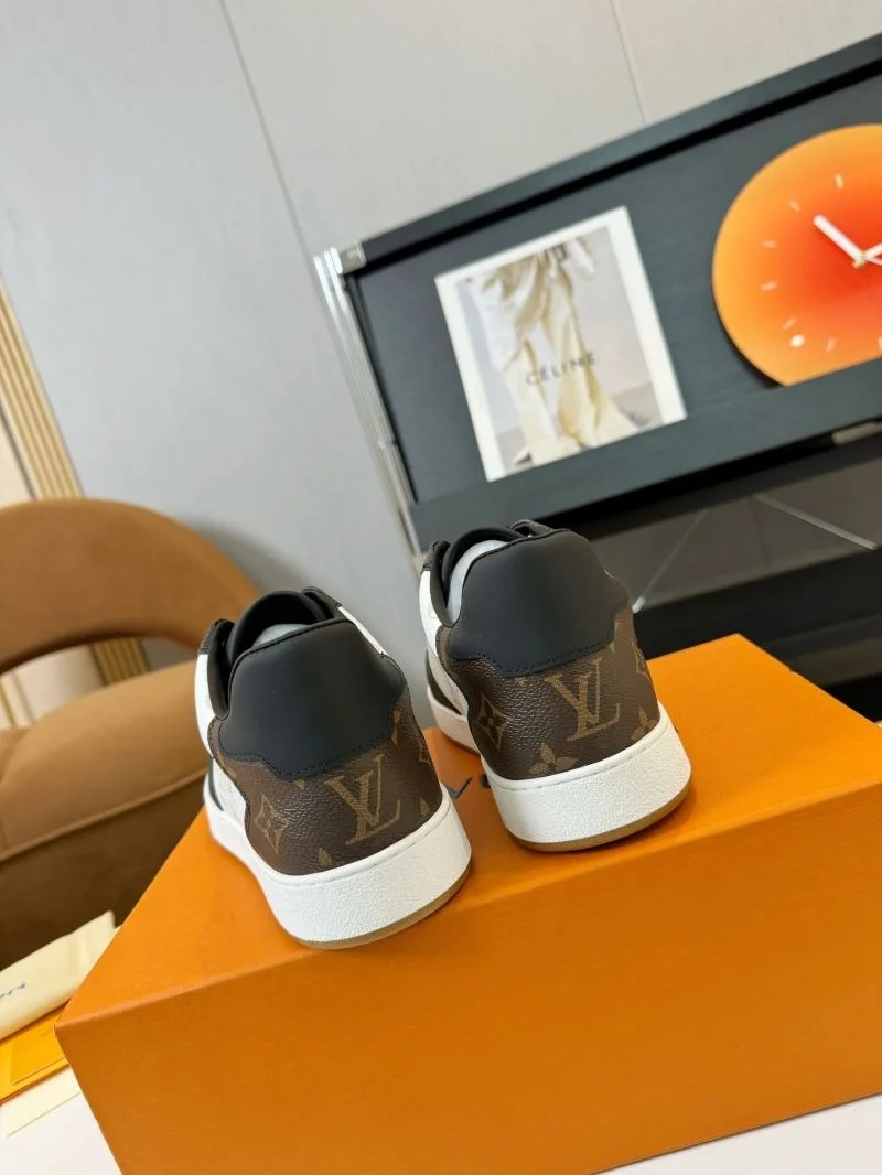 Louis Vuitton Low Shoes Stylish 33325