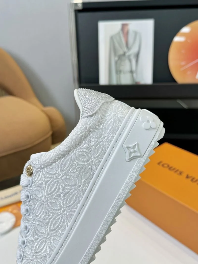 SoftTouch Louis Vuitton Low Shoes 33327