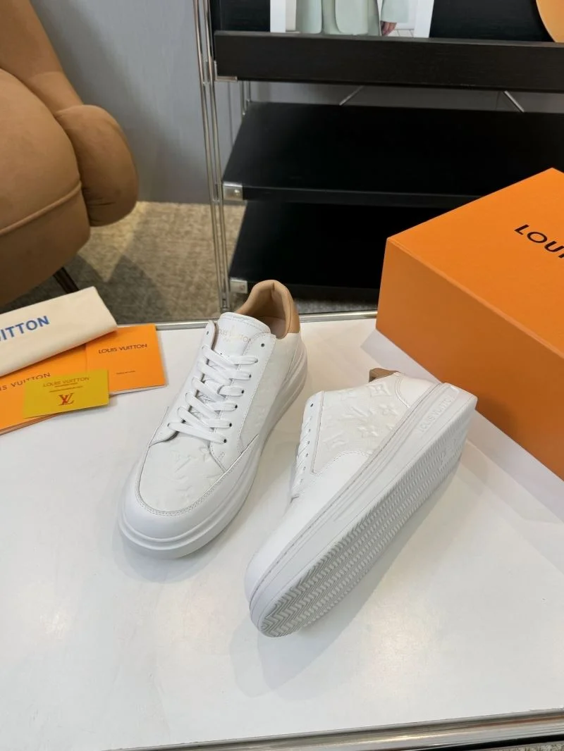 Timeless Louis Vuitton Low Shoes 33322