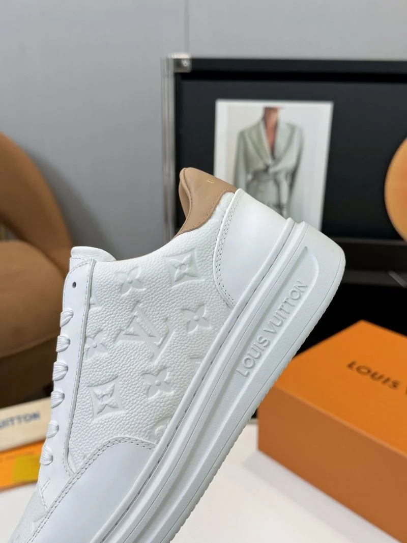 Timeless Louis Vuitton Low Shoes 33322
