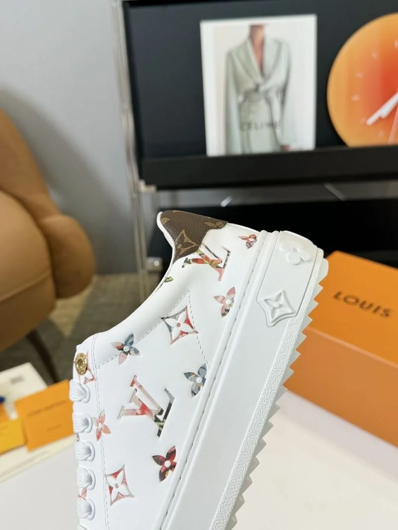 Durable Louis Vuitton Low Shoes 33320