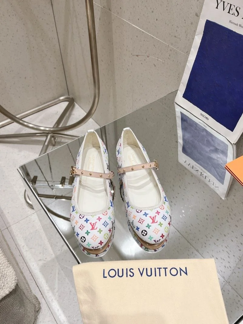 Louis Vuitton Low Shoes ComfortFit 33318