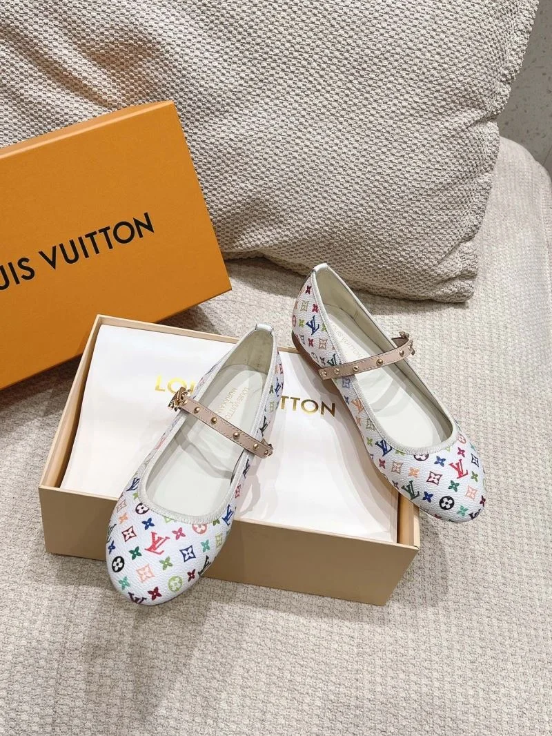 Louis Vuitton Low Shoes ComfortFit 33318