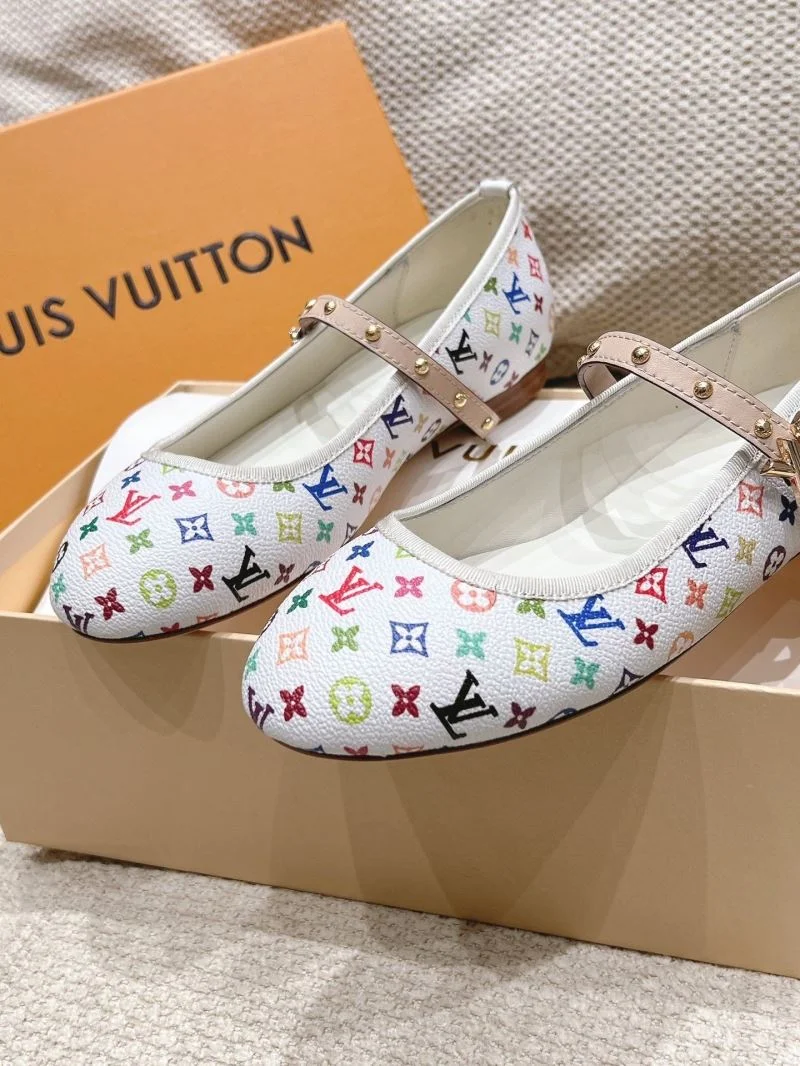 Louis Vuitton Low Shoes ComfortFit 33318