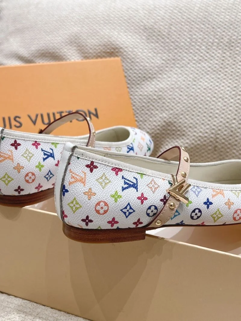 Louis Vuitton Low Shoes ComfortFit 33318