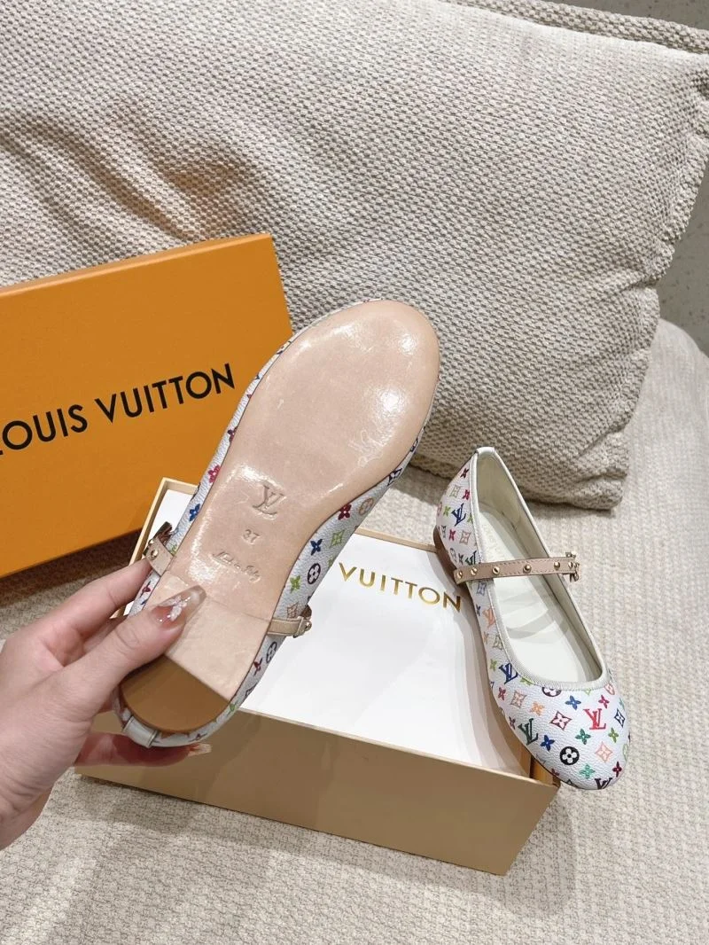 Louis Vuitton Low Shoes ComfortFit 33318