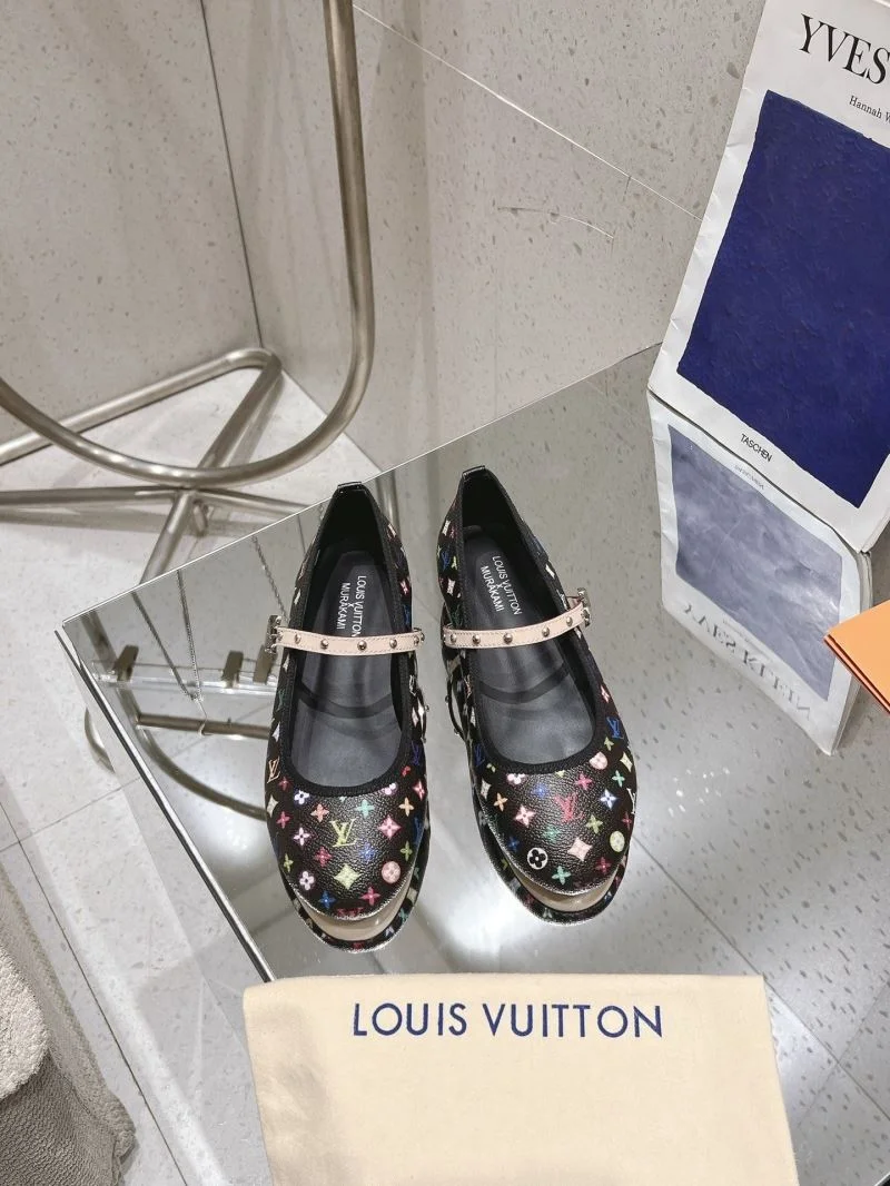 ZipUp Louis Vuitton Low Shoes 33317