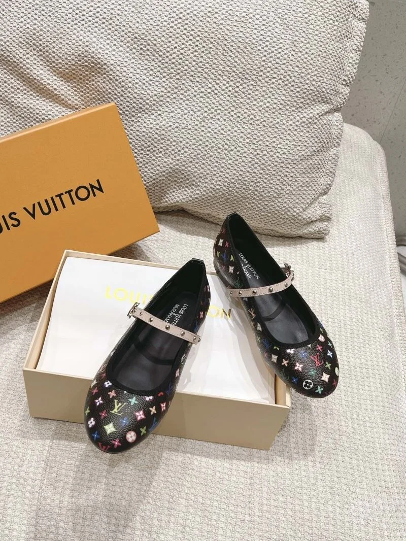 ZipUp Louis Vuitton Low Shoes 33317