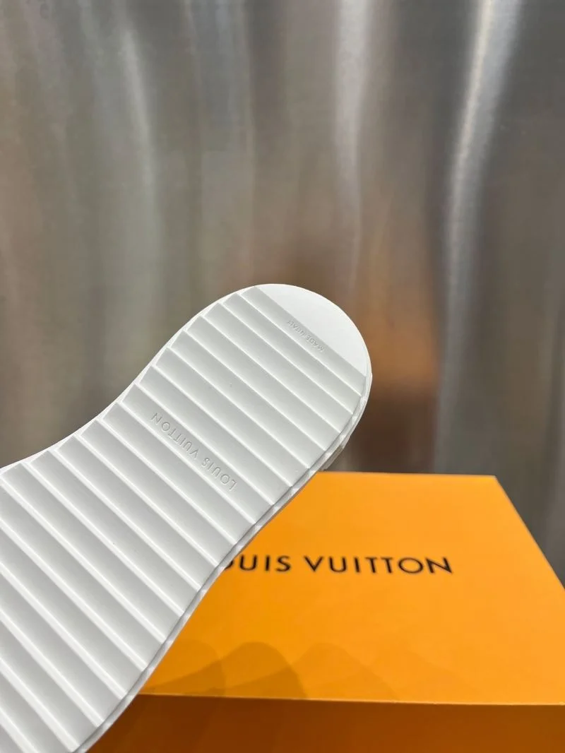 SmartChoice Louis Vuitton Low Shoes 31230