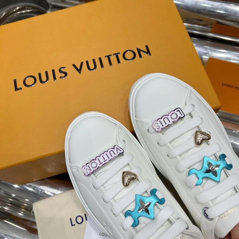 Louis Vuitton Low Shoes WellDesigned 31211