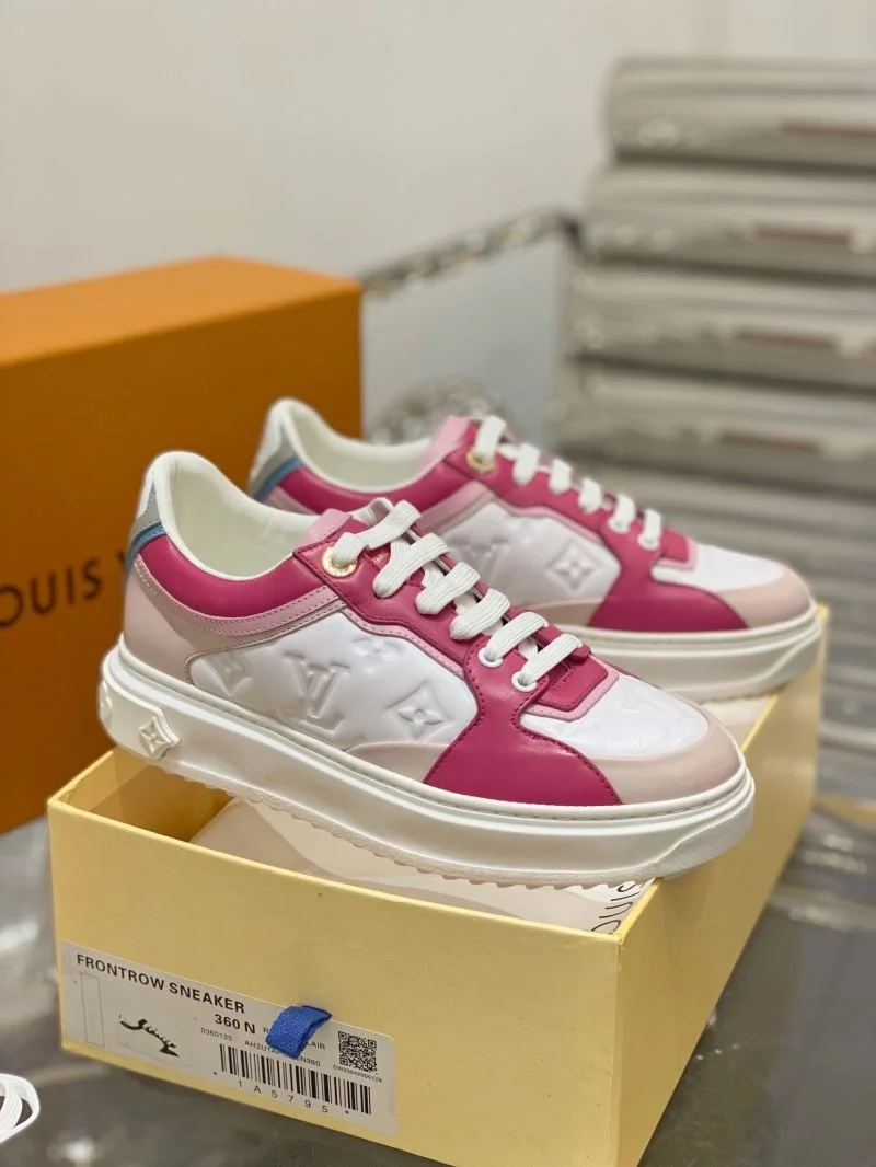 Compact Louis Vuitton Low Shoes 31221