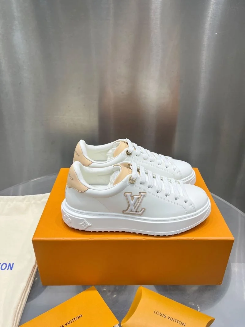 Sleek Louis Vuitton Low Shoes 31220
