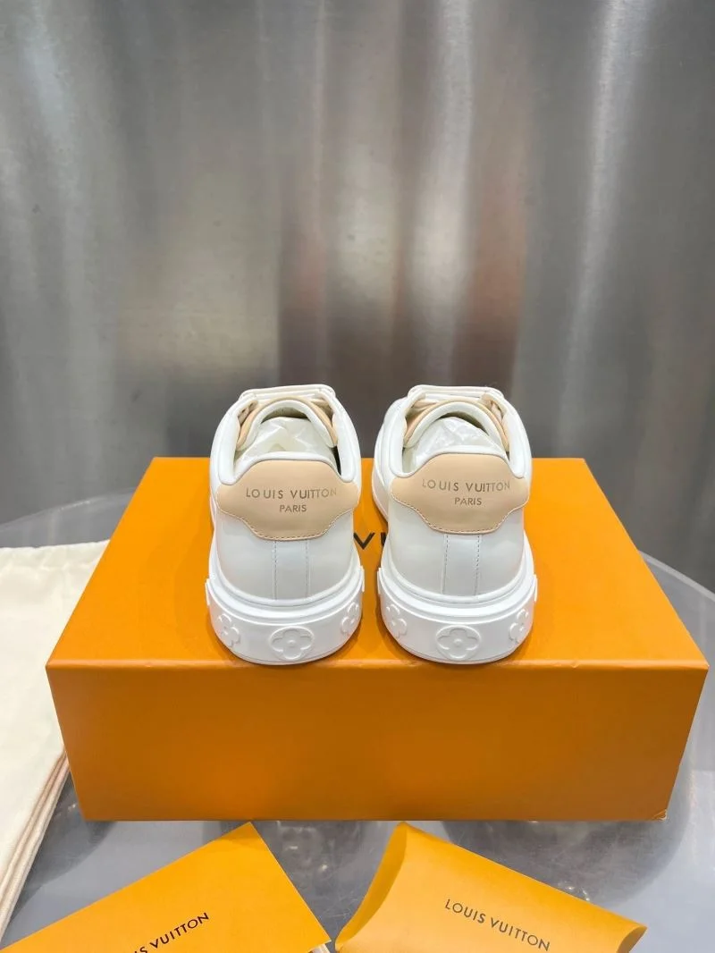 Sleek Louis Vuitton Low Shoes 31220