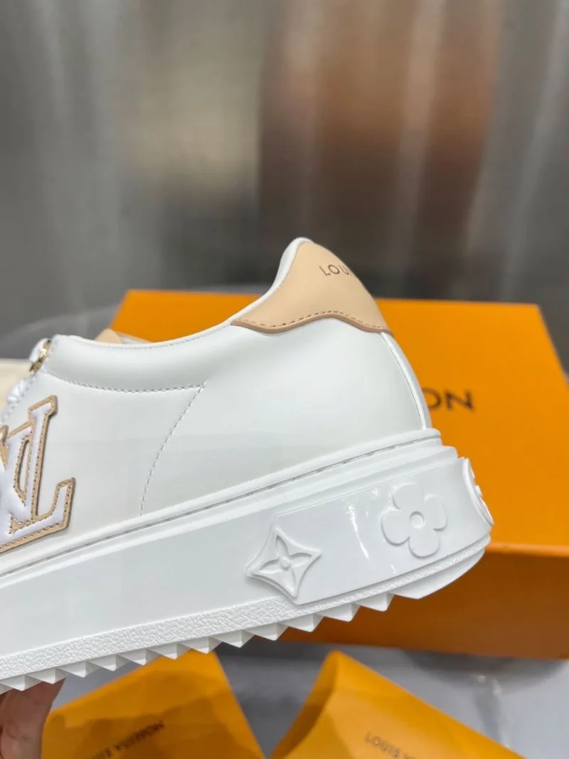 Sleek Louis Vuitton Low Shoes 31220