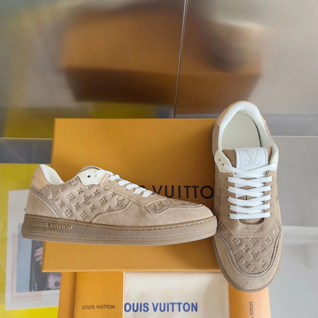 Minimalist Louis Vuitton Low Shoes 31197