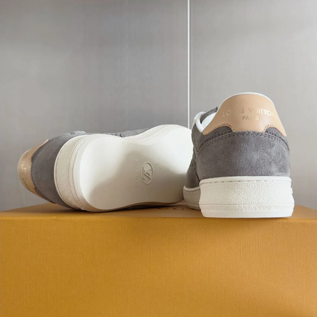 Louis Vuitton Low Shoes Reliable 31218