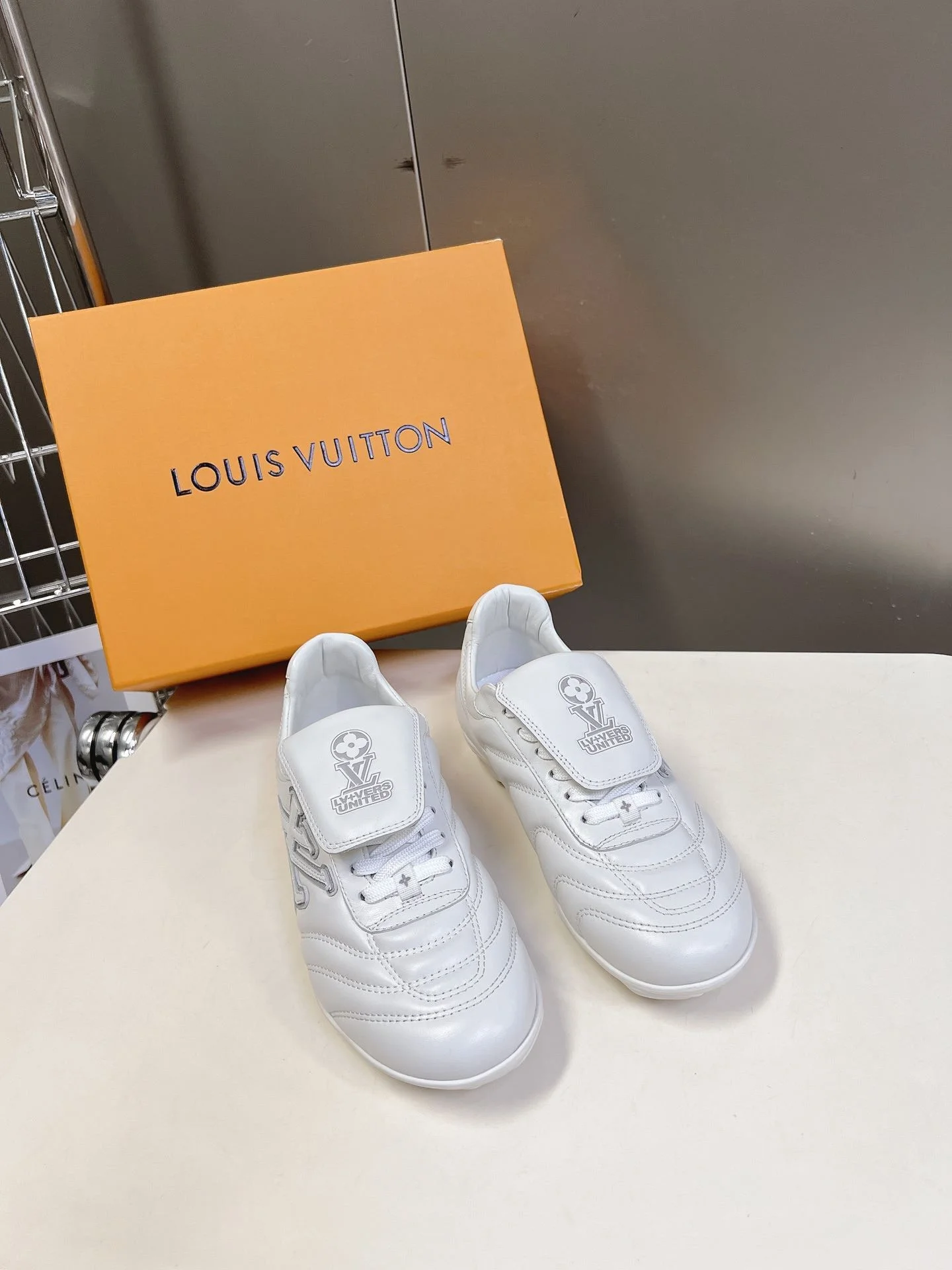 Louis Vuitton Low Shoes Snug 31226
