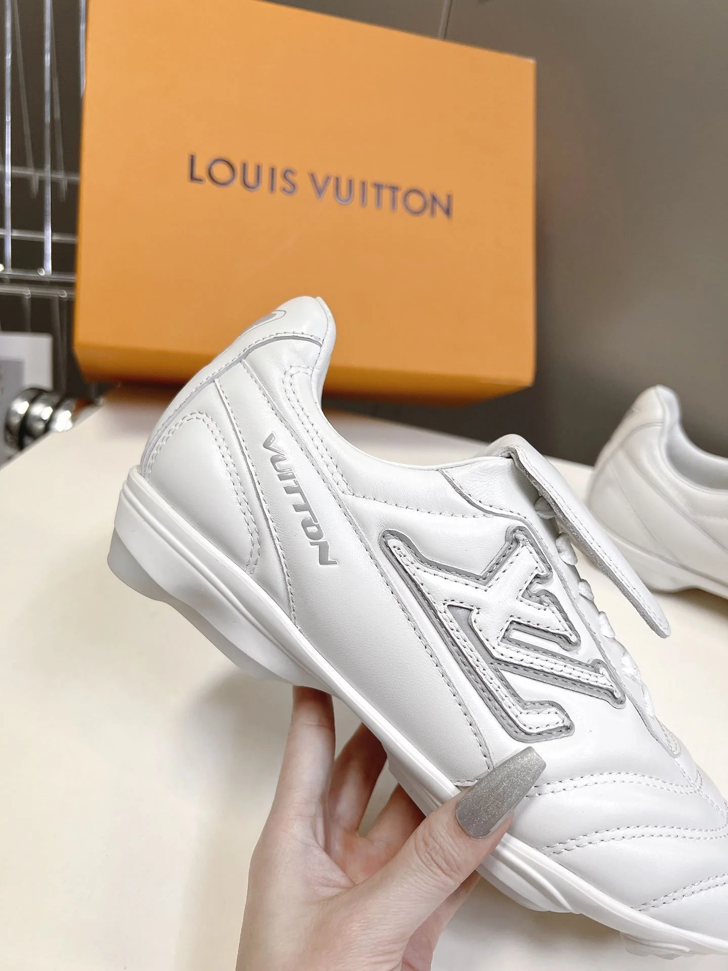 Louis Vuitton Low Shoes Snug 31226