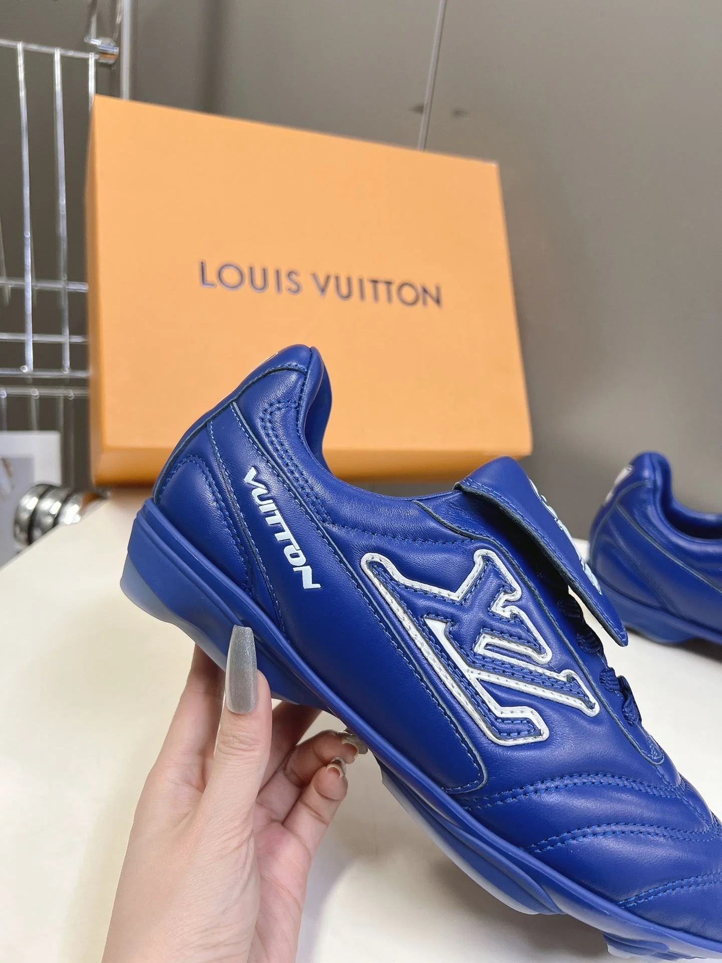SoftTouch Louis Vuitton Low Shoes 31227