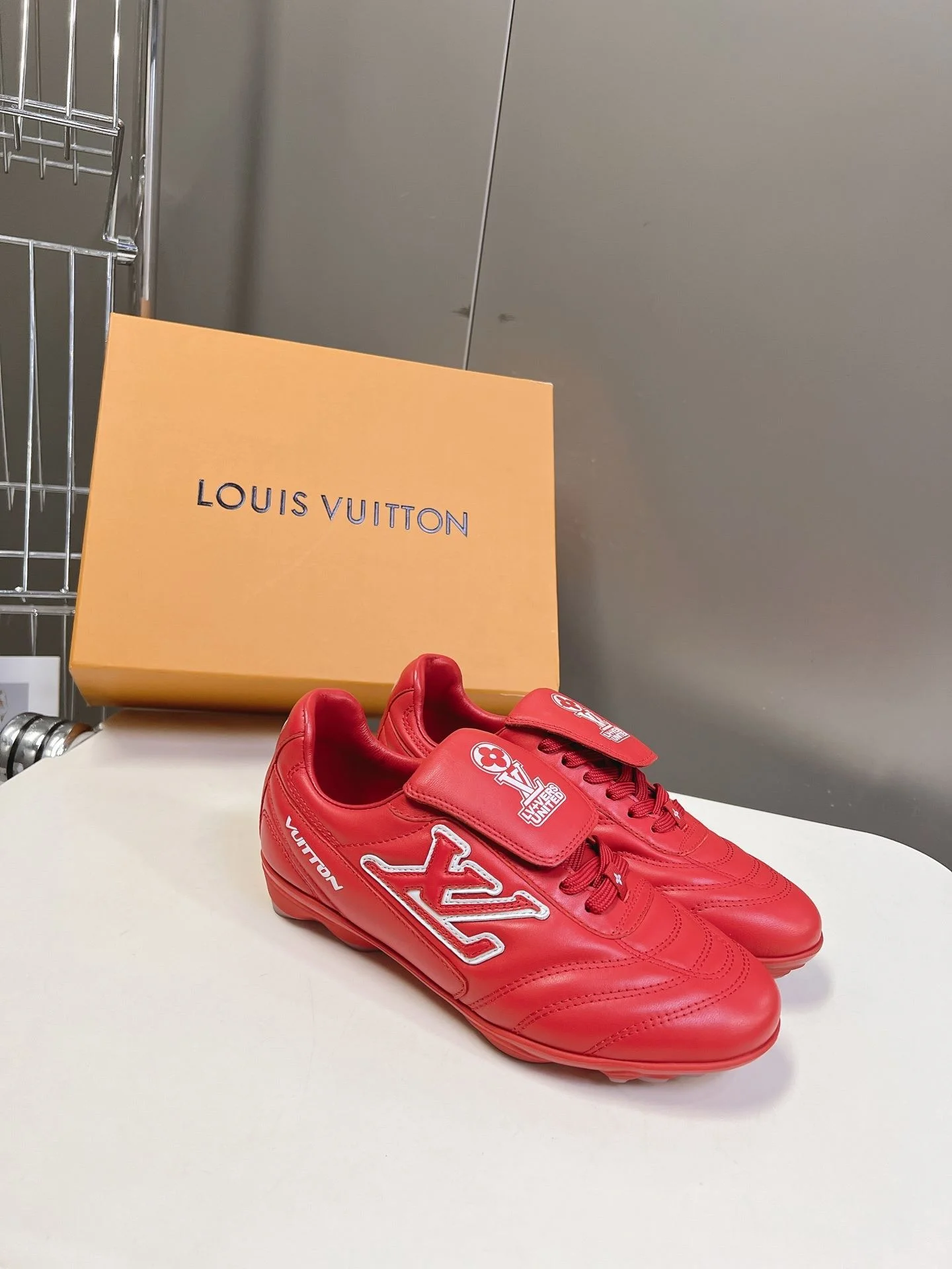 SportInspired Louis Vuitton Low Shoes 31224