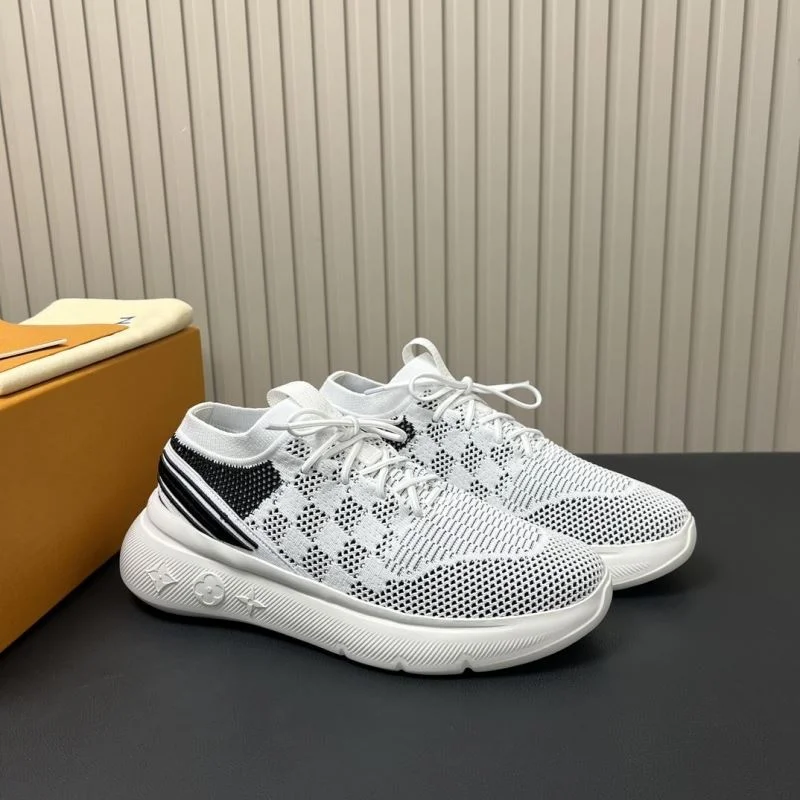Unisex Louis Vuitton Low Shoes 31202