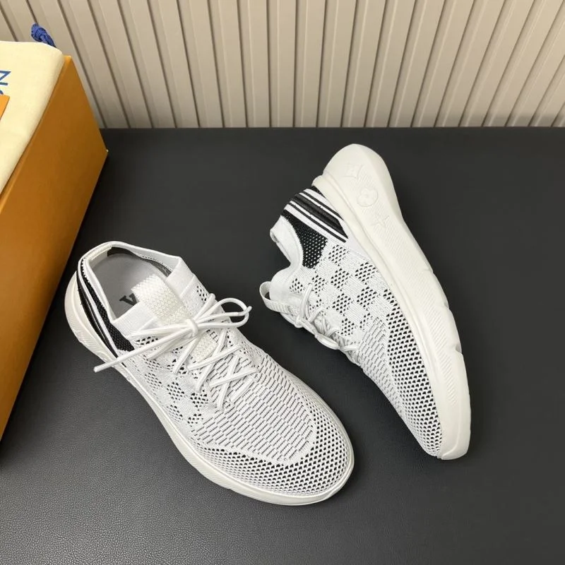Unisex Louis Vuitton Low Shoes 31202