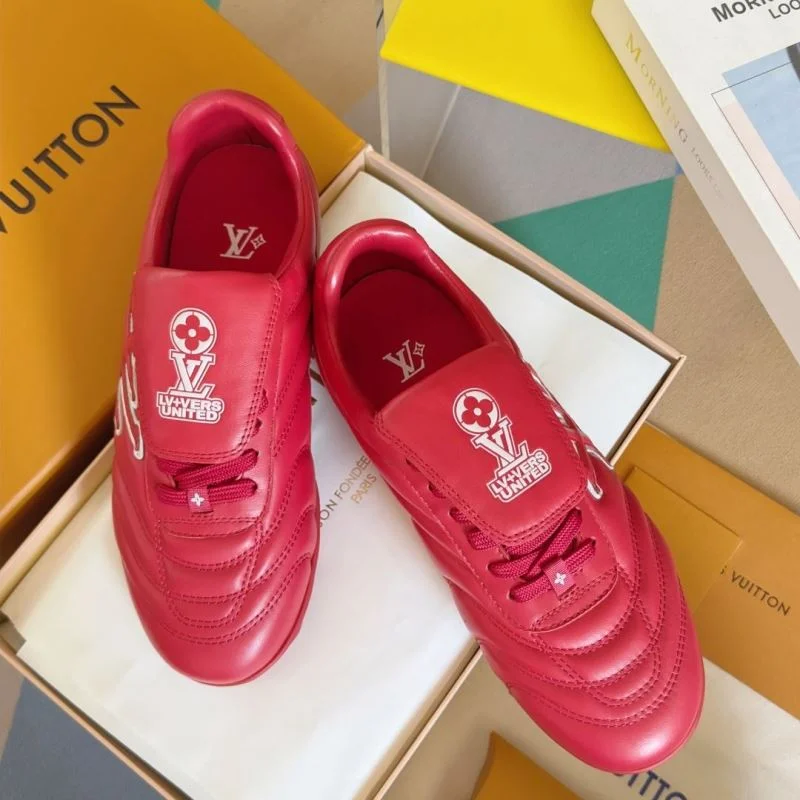 Louis Vuitton Low Shoes Sophisticated 31191
