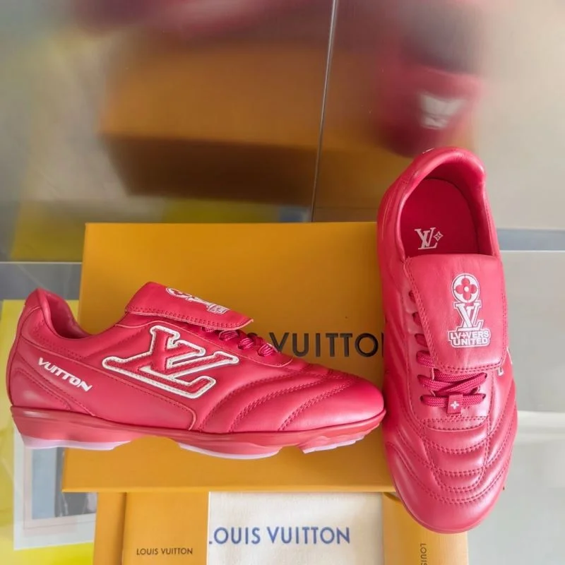 Louis Vuitton Low Shoes Sophisticated 31191