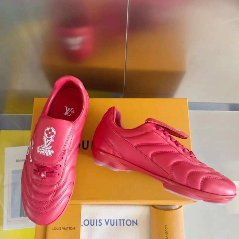 Louis Vuitton Low Shoes Sophisticated 31191