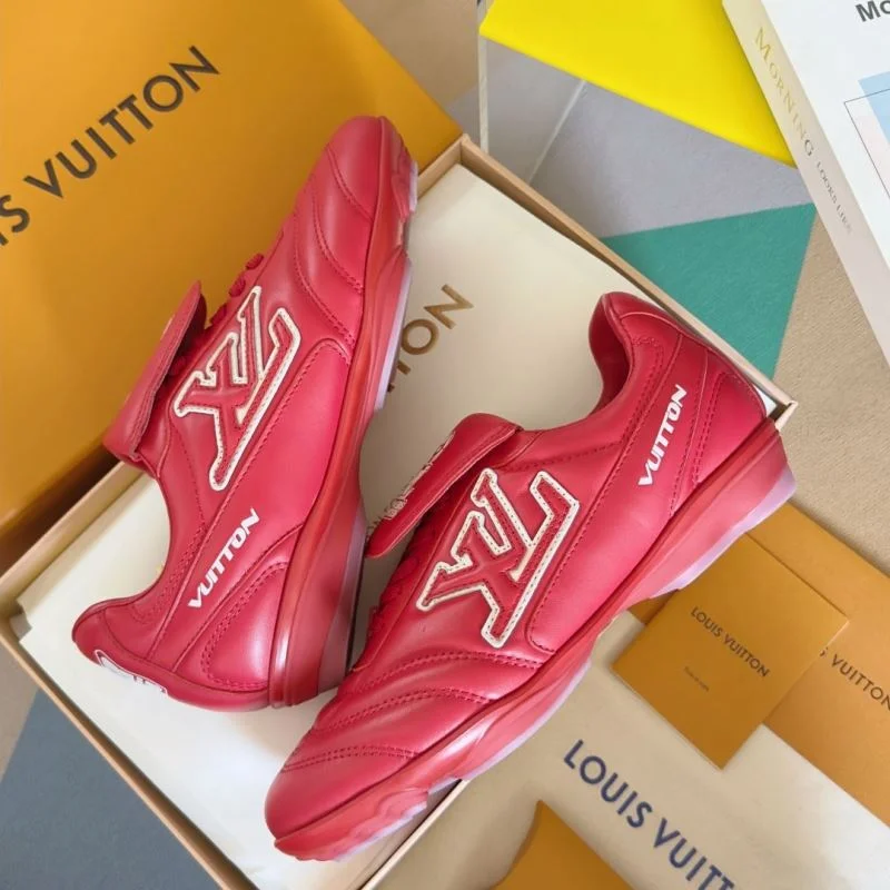Louis Vuitton Low Shoes Sophisticated 31191
