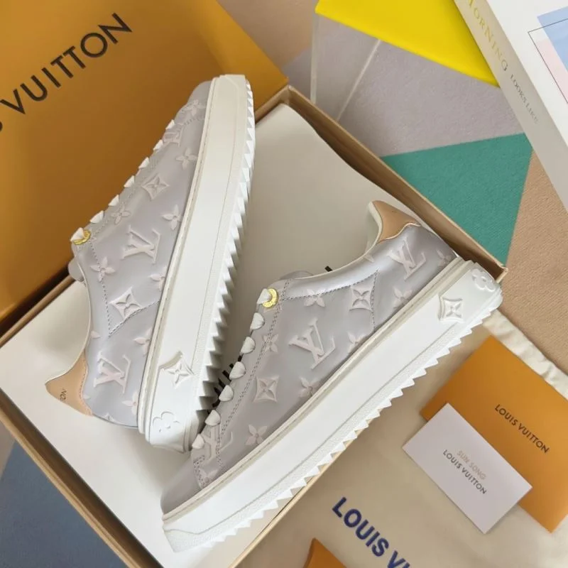 Louis Vuitton Low Shoes MultiPurpose 31188